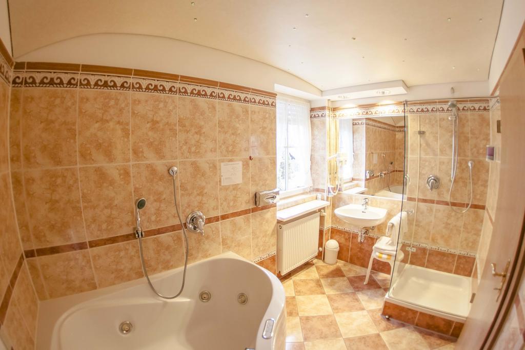 Koenig Ludwig Design Hotel Neu Zimmer Mit Sauna Oder Whirlpool Oder Mehr 알토팅 외부 사진